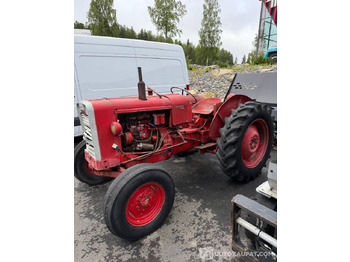 Traktor VALMET