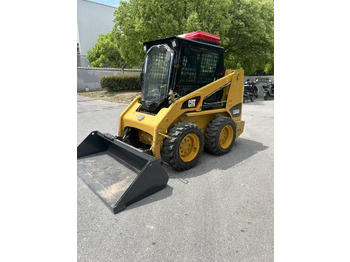 Kompaktlaadur CATERPILLAR 226B3