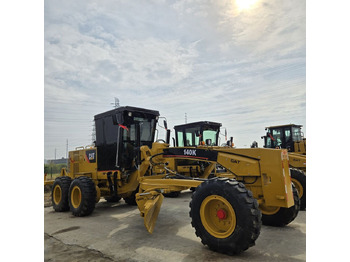 Teehöövel CATERPILLAR 140K