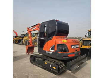 Lintekskavaator Doosan DX60: pilt 3