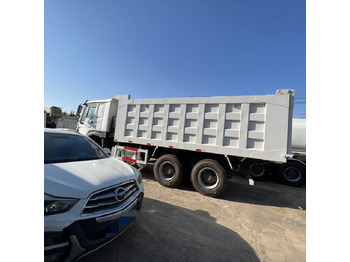 Kallurauto SINOTRUK HOWO