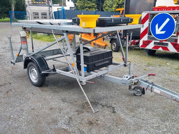 Haagis Nissen Fahrbare Vorwarntafel Typ VLT 1-08-70 Verkehrsleittafel Verkehrsleitanhänger Verkehrssicherungsanhänger Leitanhänger Leittafel Absperrtafel FAT: pilt 2