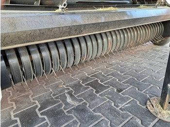 Heinapress, ümmargune New Holland ROLL-BELT 150 cropcutter: pilt 5