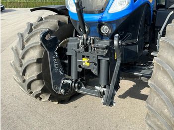 Traktor New Holland T7.245 Autocommand Stage 5: pilt 4