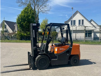 Diiseltõstuk DOOSAN