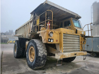 Kastiga kallur/ Kiviveoauto CATERPILLAR