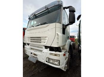 Kabiinišassiiga veoauto IVECO Trakker