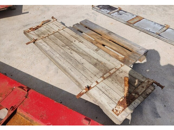 Pealisehitus ja välispind - Põllutöö tõstuk-järelhaagis/ Kallur Peräkärryn laita - K 54cm - L 195cm - puinen: pilt 4 Pealisehitus ja välispind - Põllutöö tõstuk-järelhaagis/ Kallur Peräkärryn laita - K 54cm - L 195cm - puinen: pilt 4