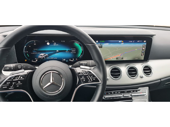 Auto MERCEDES-BENZ