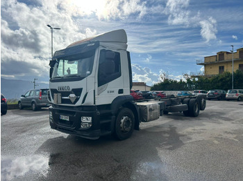 Kabiinišassiiga veoauto IVECO Stralis