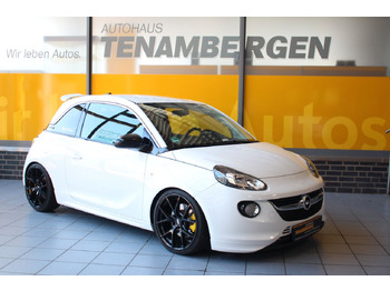 Sedaan OPEL