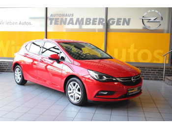 Sedaan OPEL