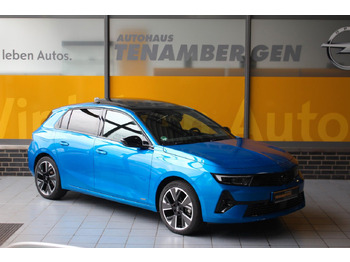 Sedaan OPEL