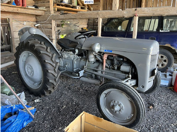 Traktor MASSEY FERGUSON