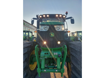 Traktor JOHN DEEREE 6210R: pilt 4