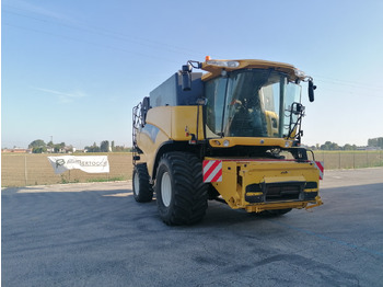 Kombain NEW HOLLAND CR9000