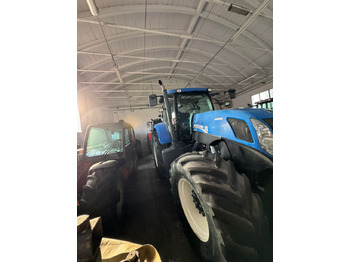 Traktor NEW HOLLAND T7.270