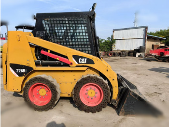 Kompaktlaadur CATERPILLAR 226B