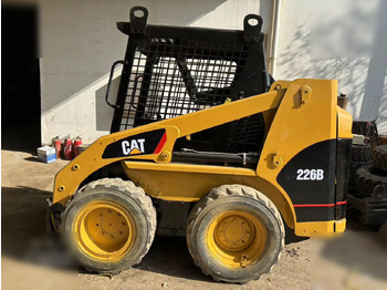 Kompaktlaadur CATERPILLAR 226B