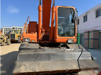 Ratastel ekskavaator DOOSAN DH210W-7: pilt 3