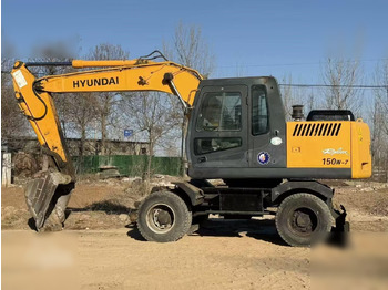 Ratastel ekskavaator HYUNDAI