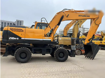 Ratastel ekskavaator HYUNDAI