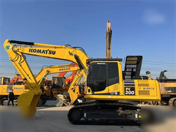 Lintekskavaator KOMATSU PC200-8