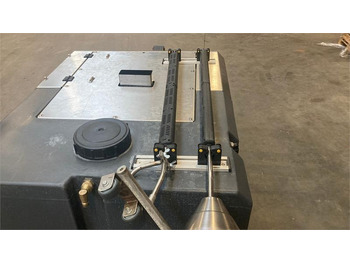 Kommunaal-/ Erisõiduk Purewash X-Weed E2 Med Fort El-undervogn: pilt 4