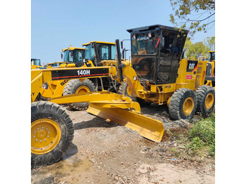 Teehöövel CATERPILLAR 140H