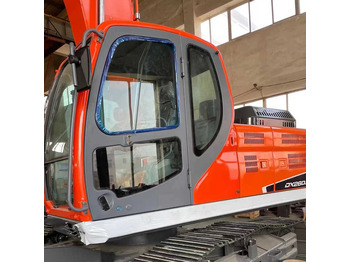 Ekskavaator DOOSAN DX260