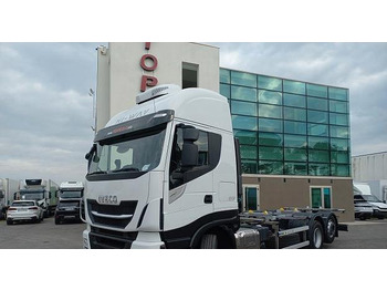 Konteinerveduk/ Tõstukiga veoauto IVECO Stralis 480