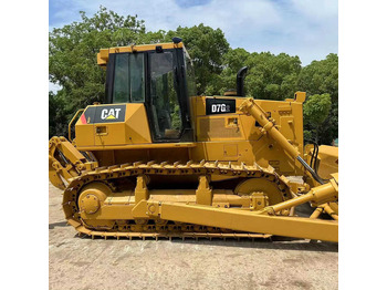 Buldooser CATERPILLAR D6D