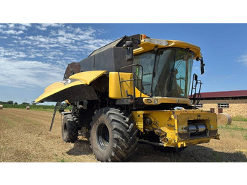 Kombain NEW HOLLAND CR900