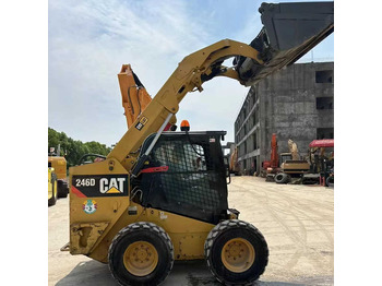 Kompaktlaadur CATERPILLAR 226B