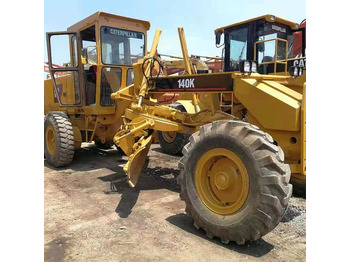 Teehöövel CATERPILLAR 140K