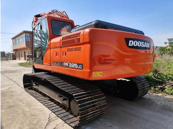 Ekskavaator Used Doosan DX225LC Excavator | Low Hours | Heavy Duty | Global Shipping | Well-Maintained: pilt 2