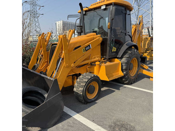 Ekskavaator-laadur JCB 3CX
