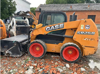 Kompaktlaadur CASE SR250: pilt 2