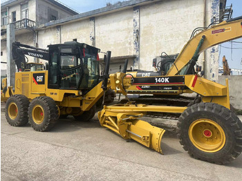 Teehöövel CATERPILLAR 140K