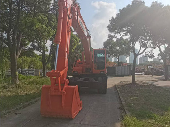 Ratastel ekskavaator DOOSAN DH210W