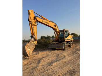Ratastel ekskavaator HYUNDAI R210
