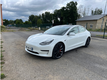 Sedaan TESLA