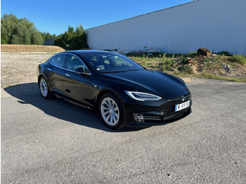 Sedaan TESLA