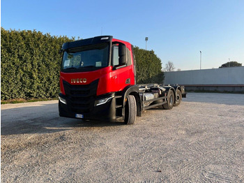 Konkstõstukiga veoauto IVECO X-WAY