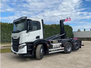 Konkstõstukiga veoauto IVECO X-WAY