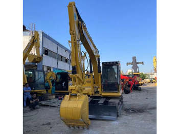 Lintekskavaator KOMATSU PC130