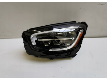 Esituled MERCEDES-BENZ