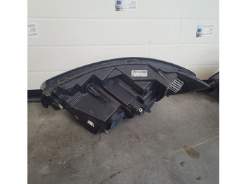 Tuled/ Valgus - Tarbesõiduk LAMPY RENAULT MASTER 3 ORYGINAŁ CHWALIM116 USZKODZONE: pilt 4