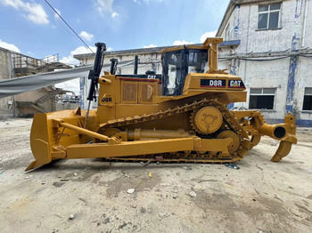 Buldooser CATERPILLAR D8