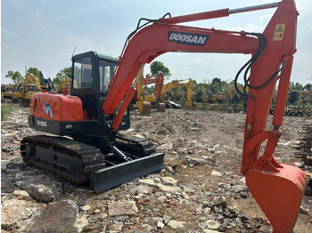 Doosan DH55 Mini Excavator Click for Discount liising Doosan DH55 Mini Excavator Click for Discount: pilt 2